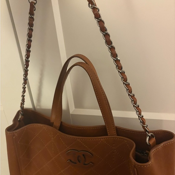 Chanel Neo Soft Shopping Tote - Picture 10 of 10